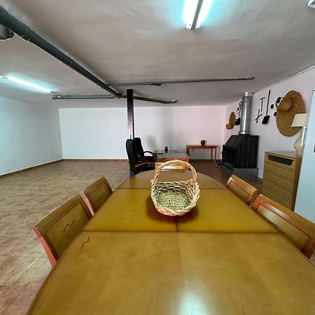 הוילה לינארס Casa Grande De Tres Plantas Con Parking Gratis מראה חיצוני תמונה