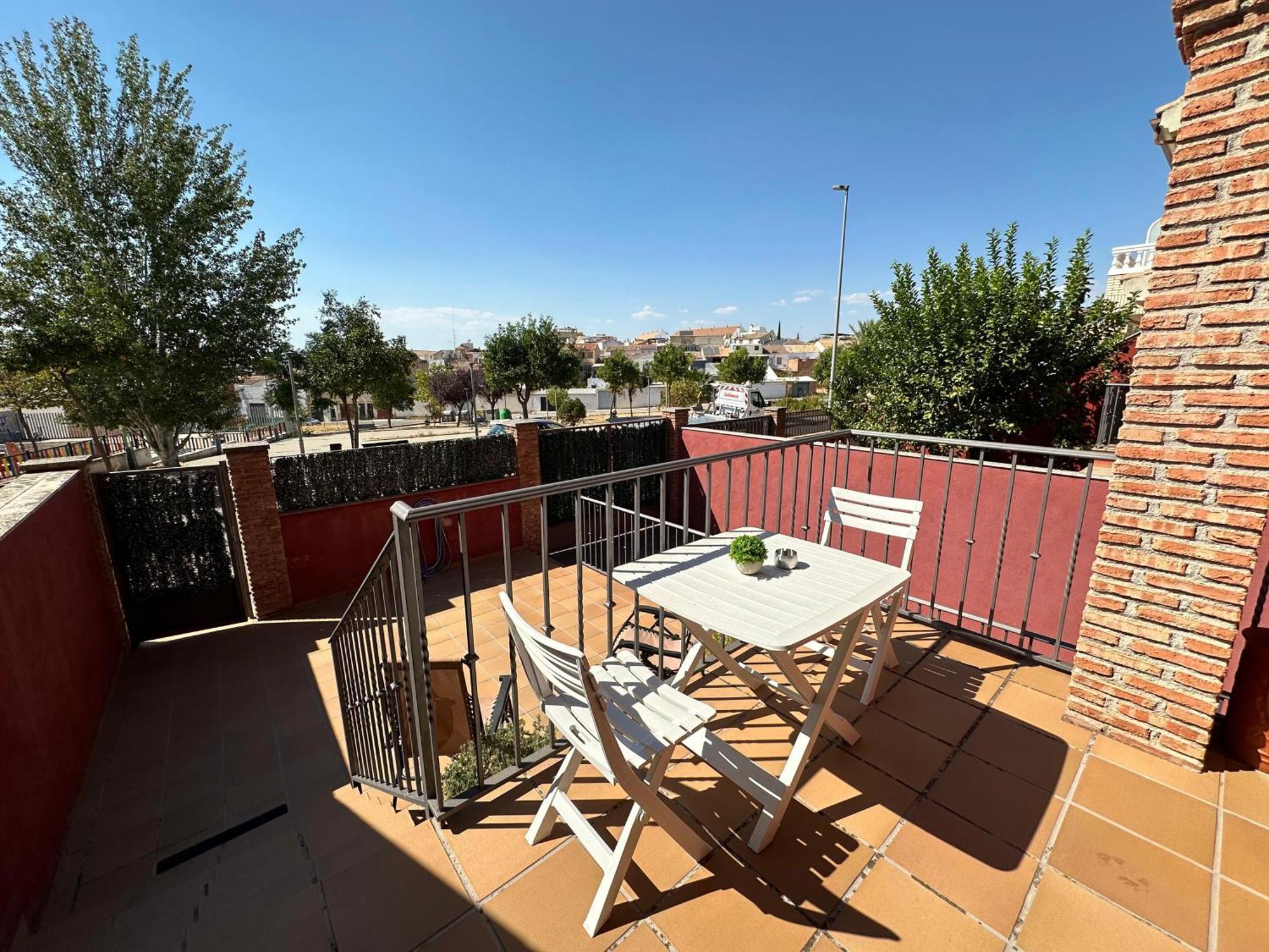 הוילה לינארס Casa Grande De Tres Plantas Con Parking Gratis מראה חיצוני תמונה